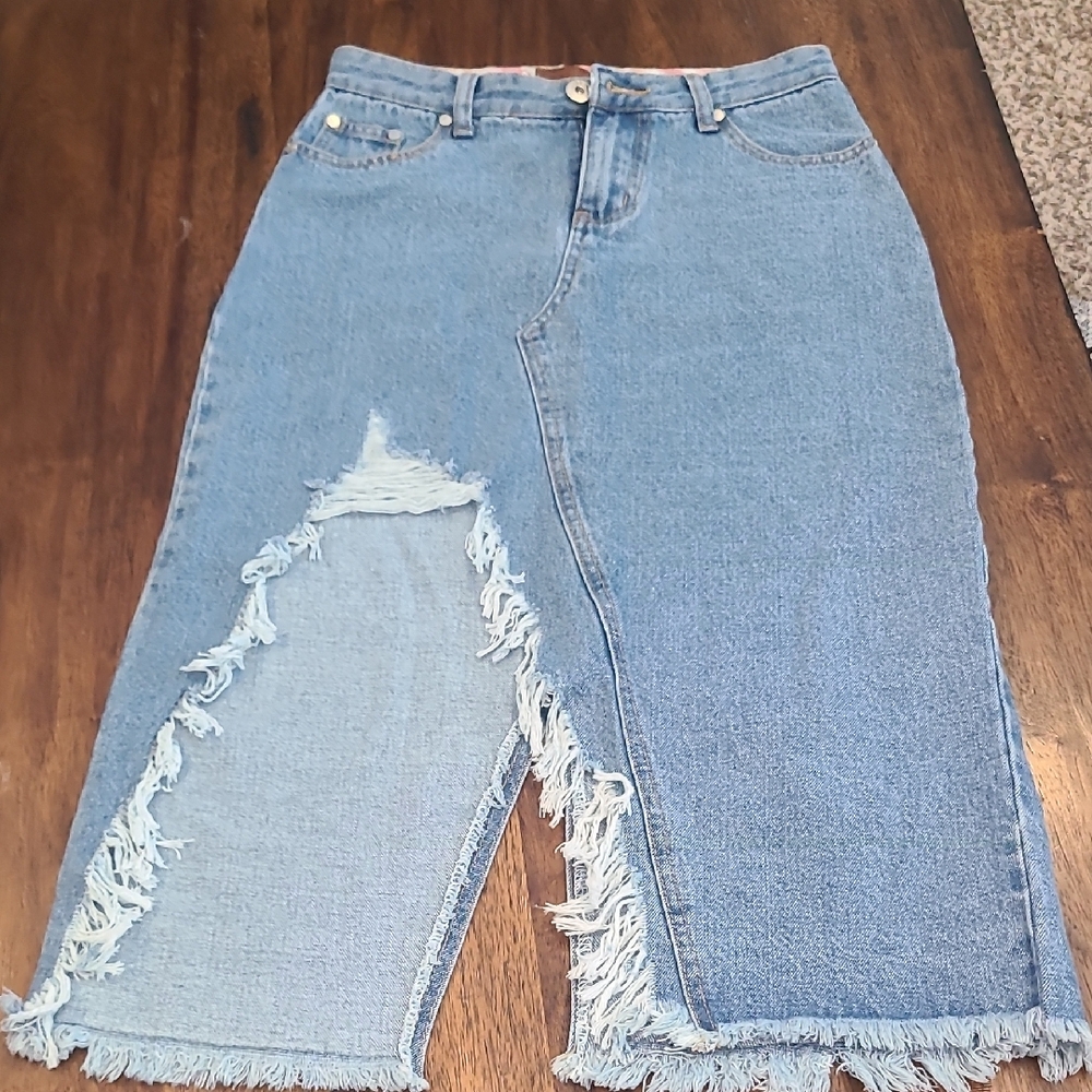 POL Asymmetrical Denim Skirt with Distressed Details - Picture 3 of 7